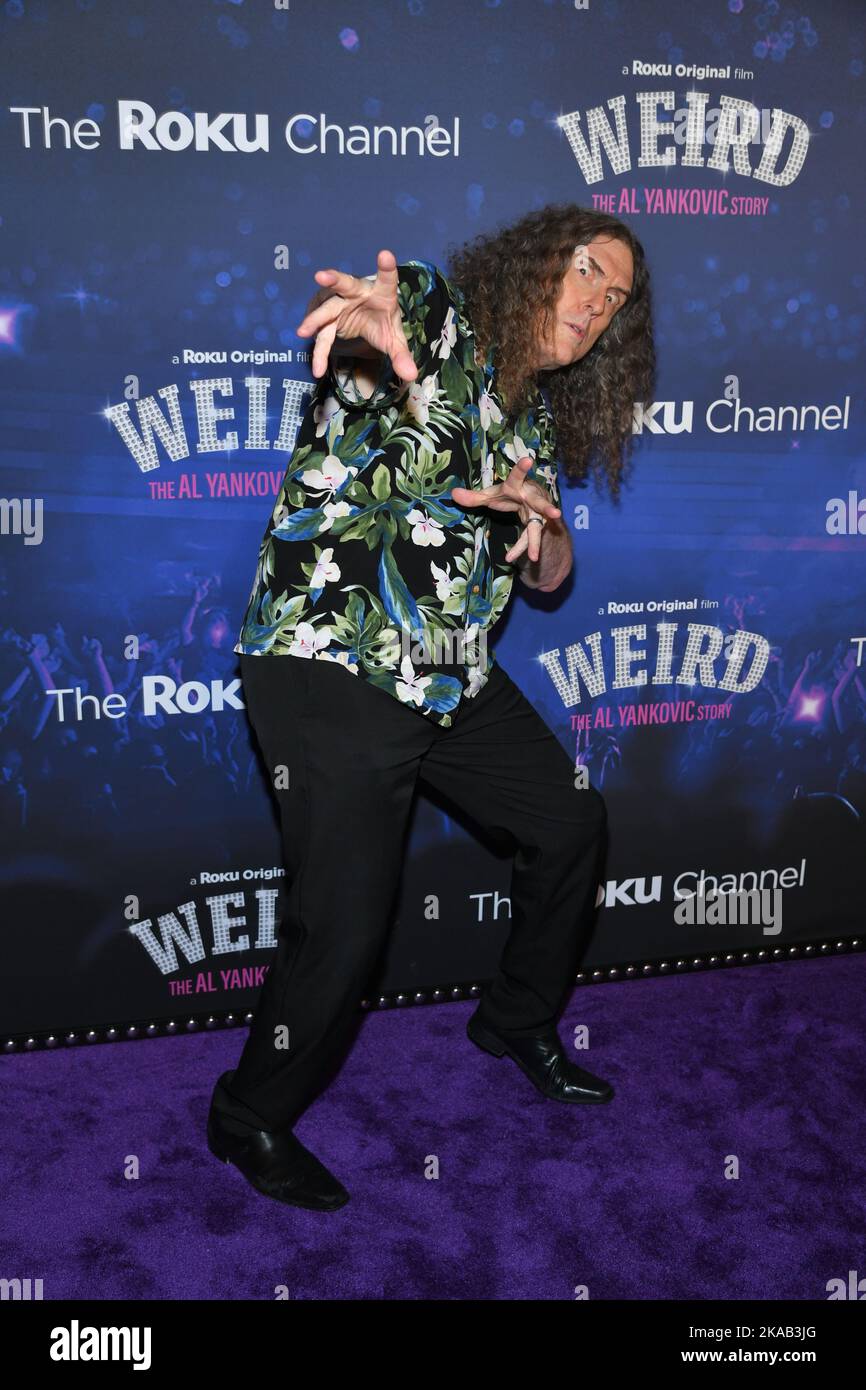 Weird Al Yankovic assiste à la première de New York « Weird: The Al Yankovic Story » au cinéma Alamo Drafthouse sur 01 novembre 2022 à New York. Banque D'Images