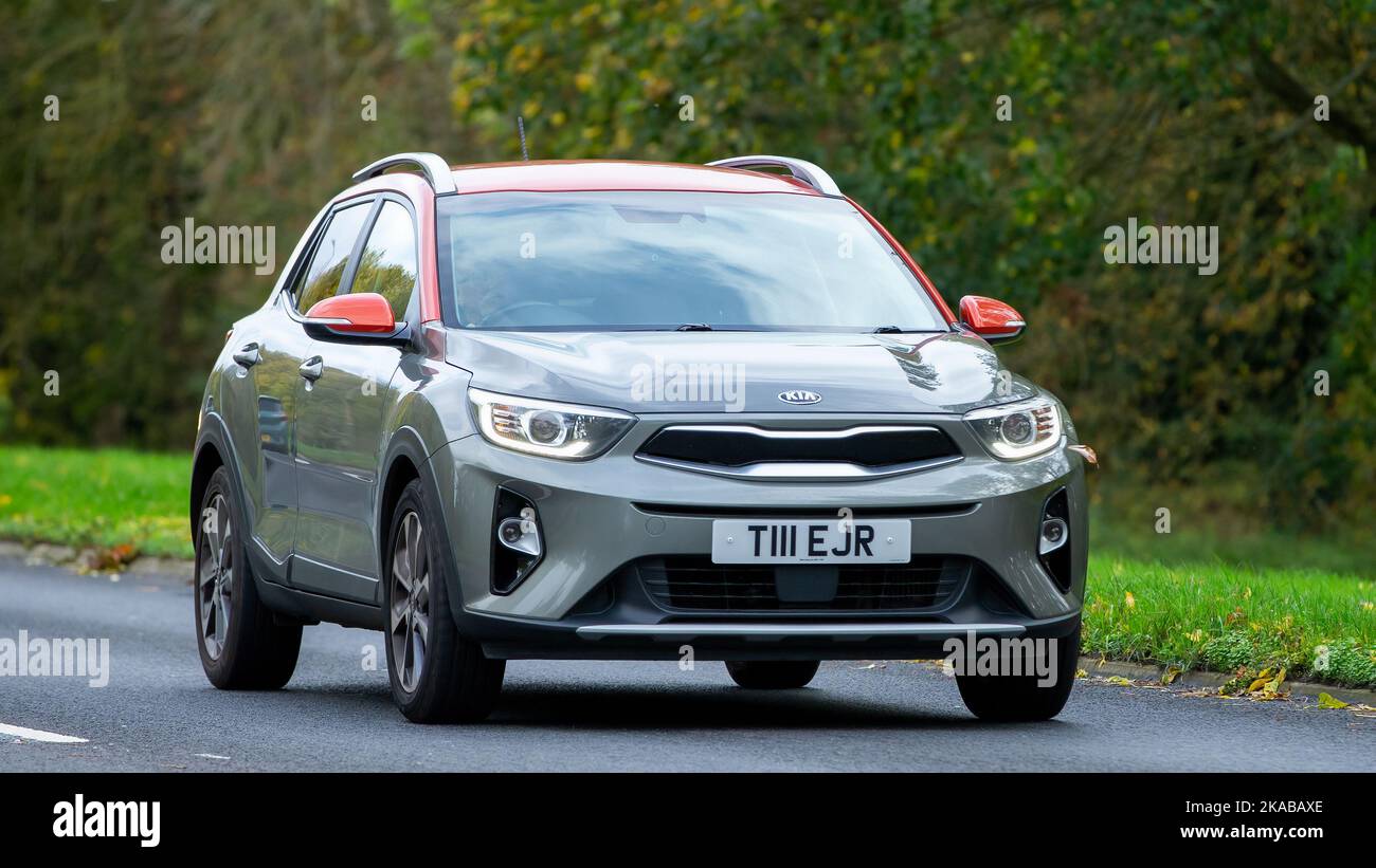 2018 voiture grise Kia Stonic Banque D'Images