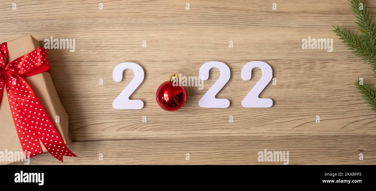 2022 bonne année avec décoration de Noël. Nouveau concept de départ, de  résolution, d'objectifs, de plan, d'action et de mission Photo Stock - Alamy