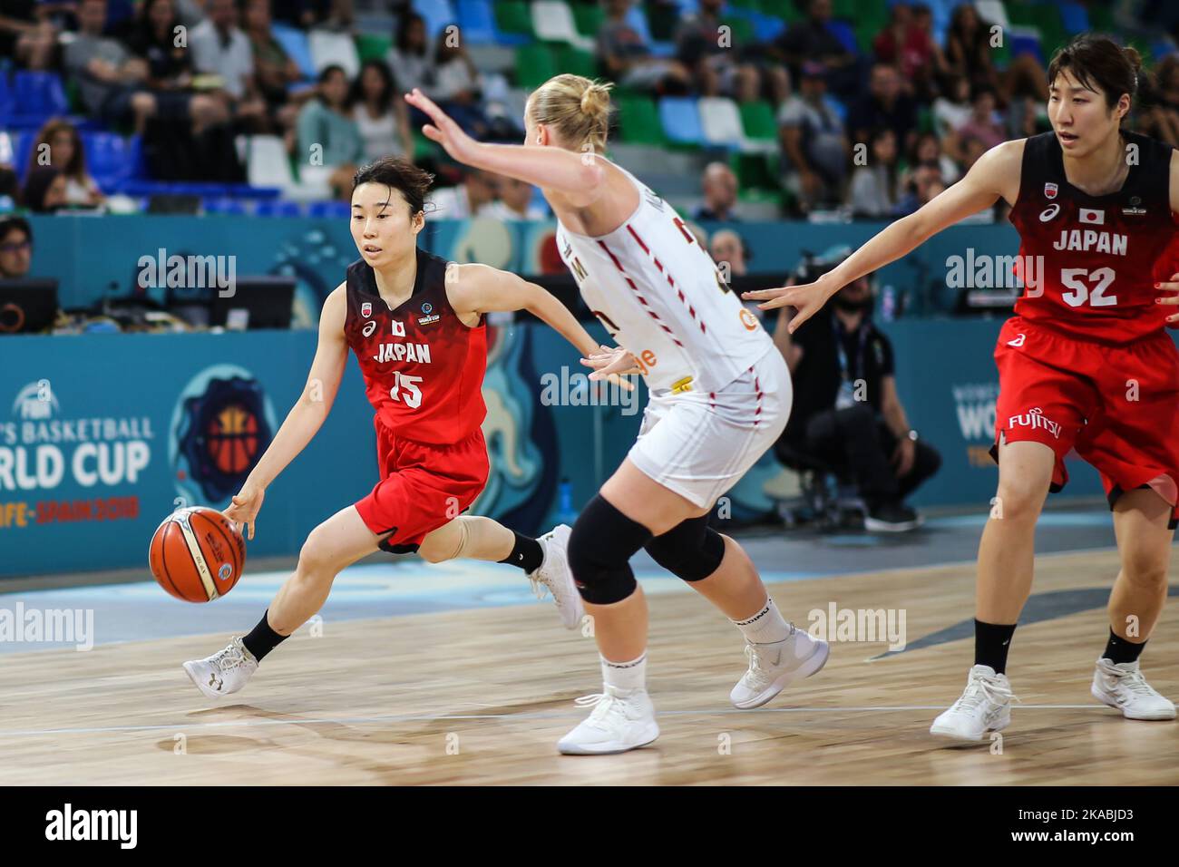 Espagne, Ténérife, 23 septembre 2018: Le joueur japonais de basket-ball Nako Motohashi en action pendant la coupe du monde de basket-ball féminin FIBA Banque D'Images