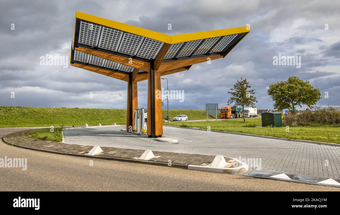 Station de charge de voiture électrique dans le chargeur de voiture à expansion rapide Aux pays-Bas Banque D'Images