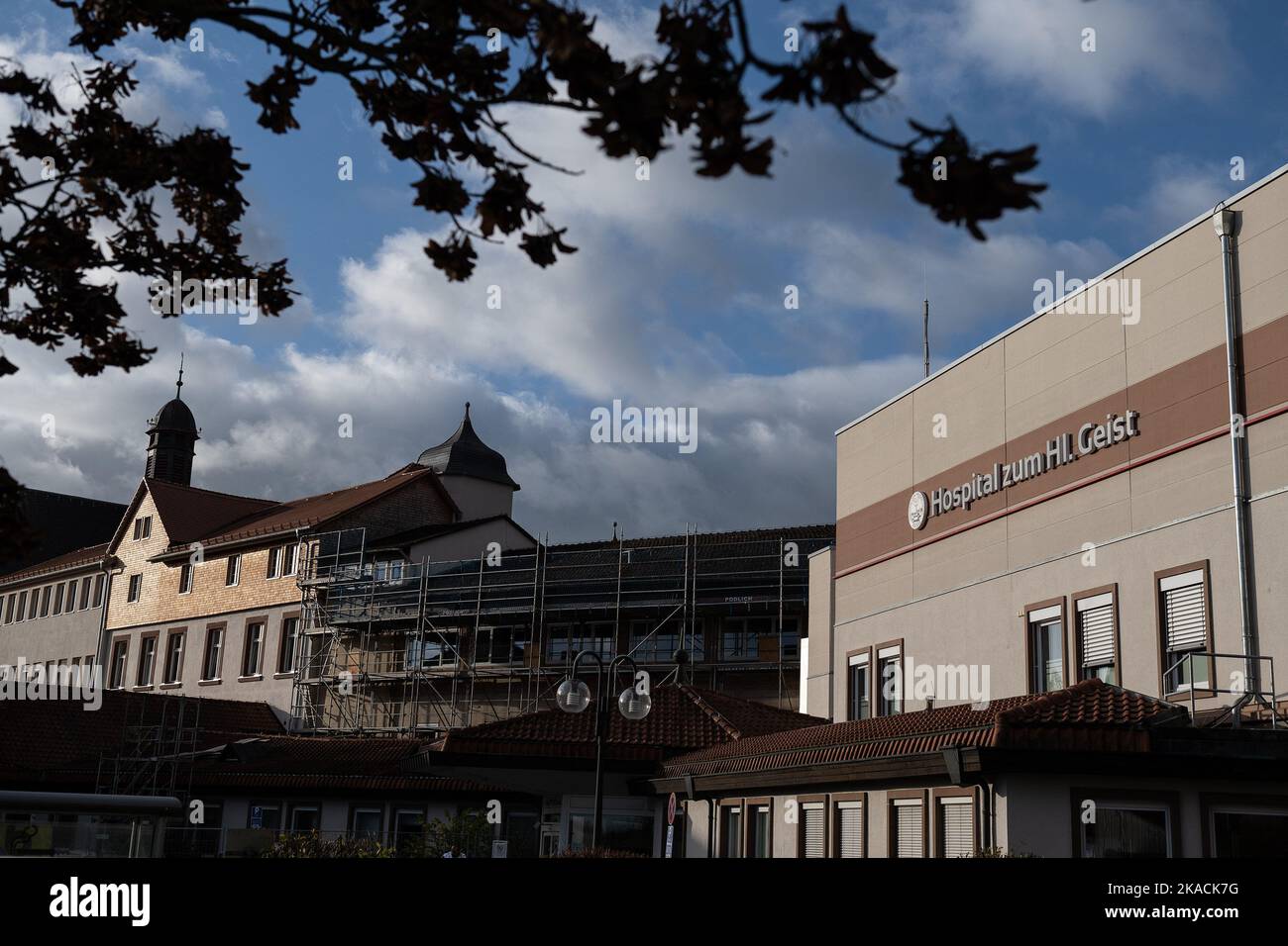 Fritzlar, Allemagne. 02nd novembre 2022. Photo extérieure de l'hôpital 'Hospital zum HL. Geist. La recherche futile de médecins pourrait conduire à la fermeture de maternités à Hesse. (À dpa 'manque de médecins: Fin menaçant pour la maternité?') Credit: Swen Pförtner/dpa/Alay Live News Banque D'Images