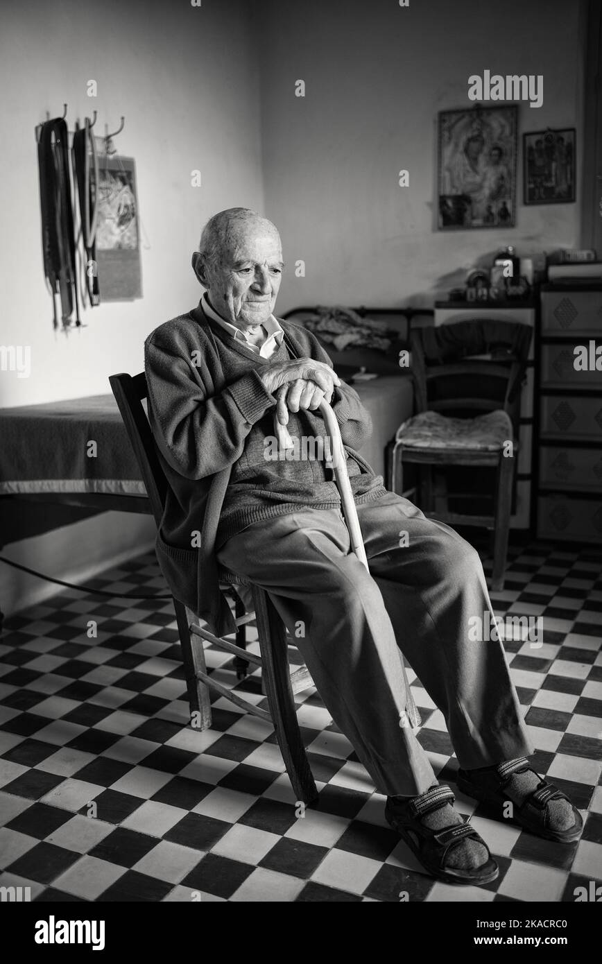 Savvas Liasis, une des enclavées, Karpass. Les enclaves sont des Chypriotes grecs qui sont restés dans la zone occupée de Chypre après l'invasion turque. Banque D'Images