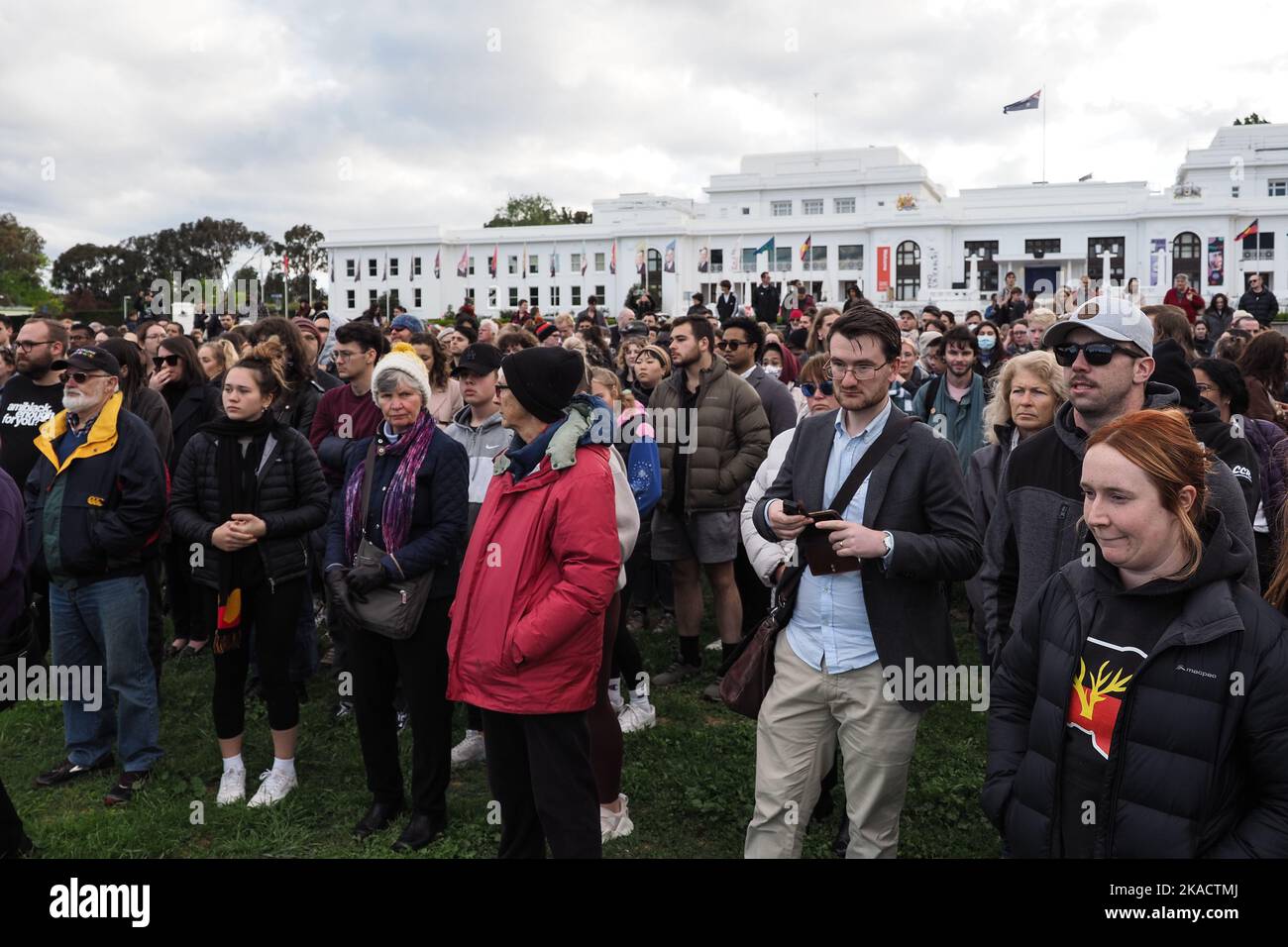 Canberra, Australie, 02/11/2022, des centaines de personnes se sont rassemblées à l'ambassade de tente aborigène de Canberra pour se souvenir de Cassius Turvey Banque D'Images