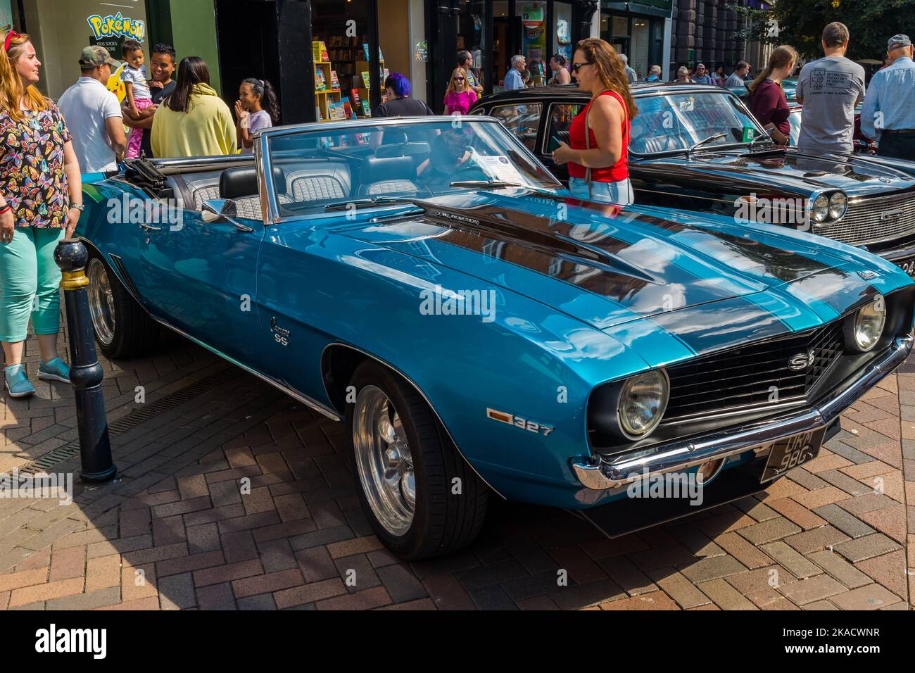 Une Camaro 1969 de Chevrolet et GMC est exposée dans le centre-ville de Gloucester Banque D'Images