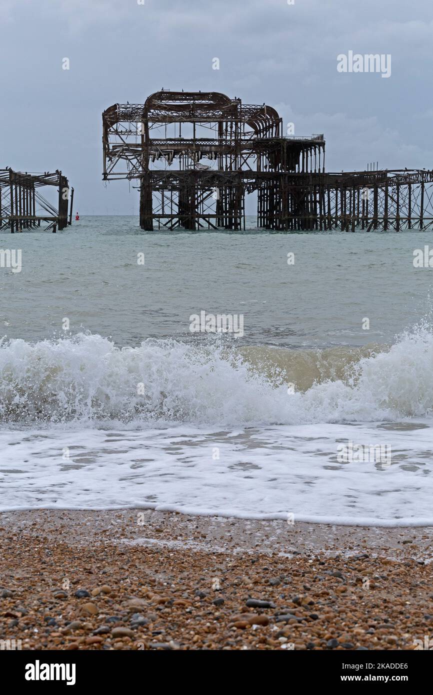 Ruines de West Pier, détruite par un incendie en 2003, Brigthon, Angleterre, Grande-Bretagne Banque D'Images