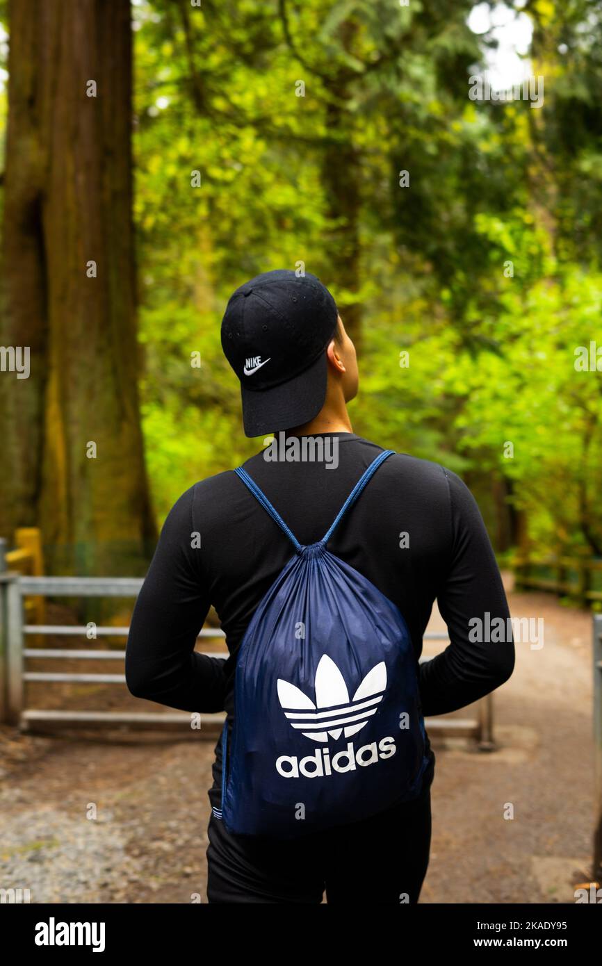 Adidas cap Banque de photographies et d'images à haute résolution - Alamy