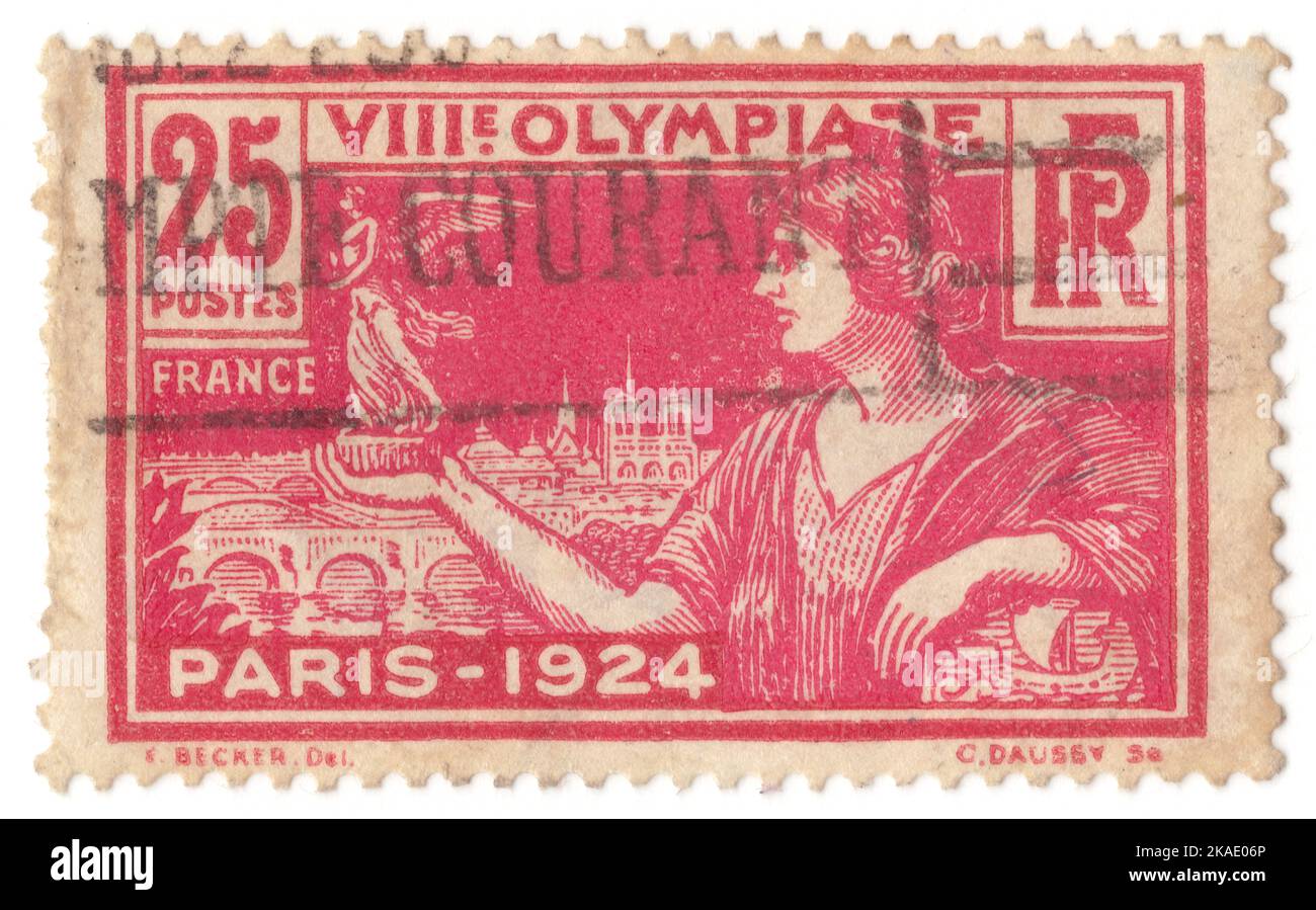 FRANCE - 1924 1 avril : timbre-poste rose foncé et rose de 25 centimes représentant Marianna avec Trophée des Jeux Olympiques de 8th à Paris. Les Jeux olympiques d'été de 1924, officiellement les Jeux de la VIIIe Olympiade et aussi connus sous le nom de Paris 1924, étaient un événement multisport international qui s'est tenu à Paris, en France. La cérémonie d'ouverture a eu lieu le 5 juillet, mais certains concours avaient déjà commencé le 4 mai. Ces Jeux ont été le deuxième à être accueilli par Paris (après 1900), ce qui en fait la première ville à accueillir deux fois les Jeux Olympiques Banque D'Images