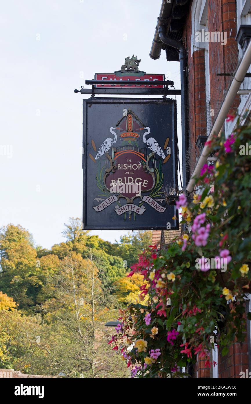 Panneau de pub, l'évêque sur le pont, Winchester, Hampshire, Angleterre, Grande-Bretagne Banque D'Images