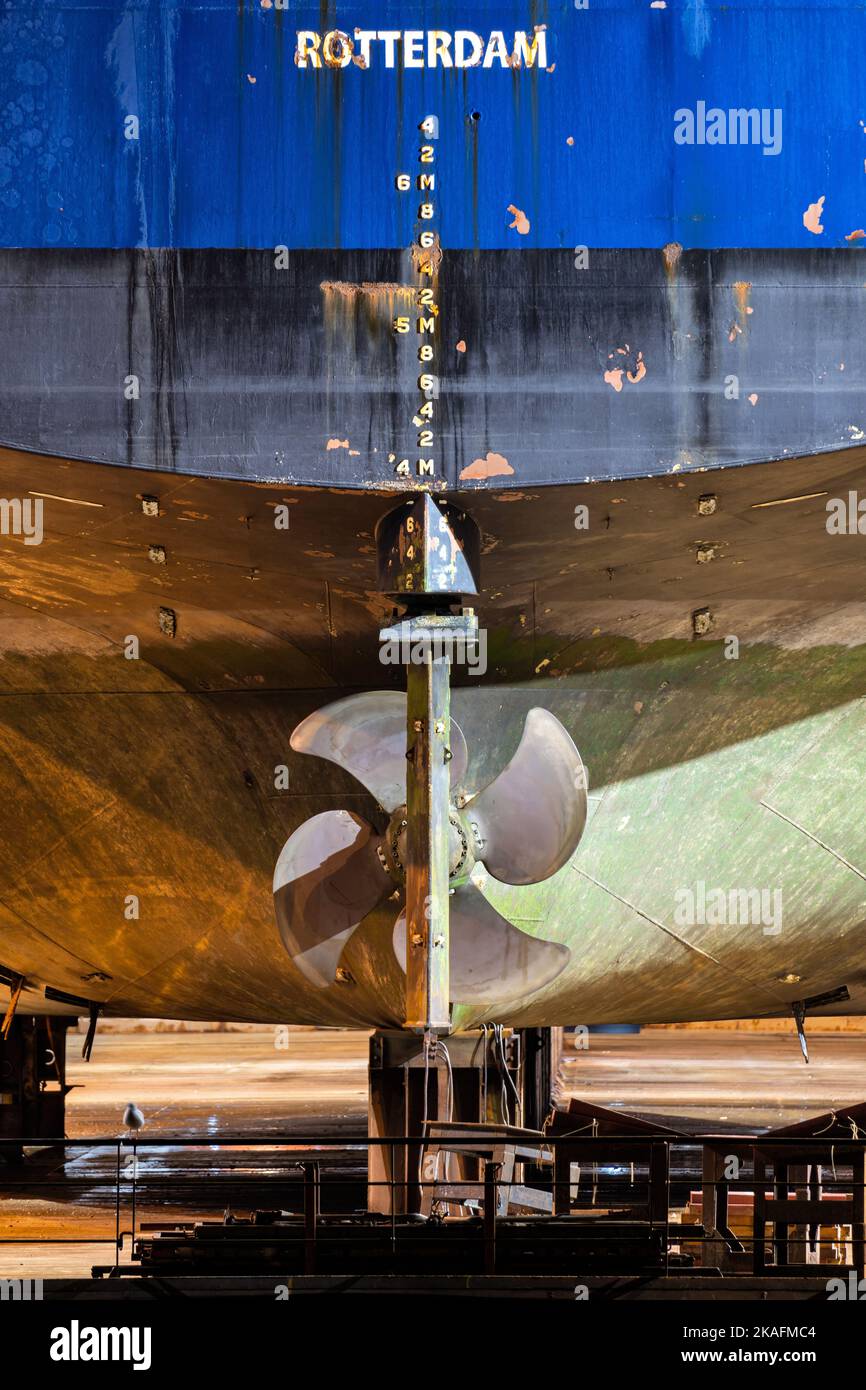 cale d'un navire de cargaison générale dans un quai flottant pour l'entretien Banque D'Images