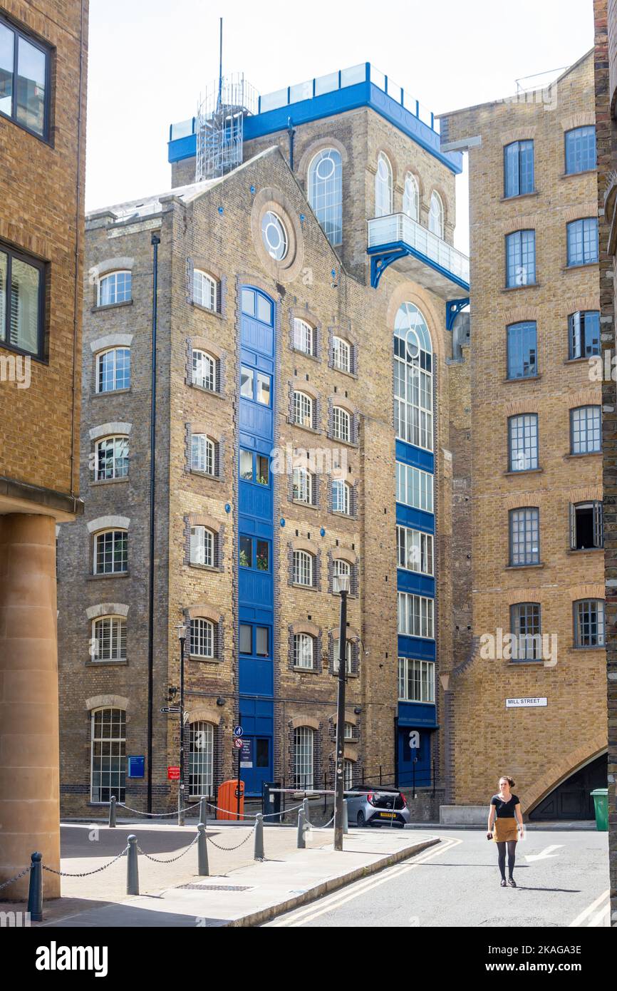 Entrepôts historiques à St Saviors Dock, Mill Street, Bermondsey, le quartier londonien de Southwark, Grand Londres, Angleterre, Royaume-Uni Banque D'Images