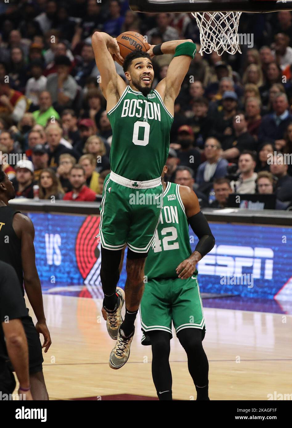 Cleveland, États-Unis. 02nd novembre 2022. Boston Celtics Jayson Tatum (0) fait un pas dans la première moitié contre les cavaliers de Cleveland à Rocket Mortgage Field House à Cleveland, Ohio mercredi, 2 novembre 2022. Photo par Aaron Josefczyk/UPI crédit: UPI/Alay Live News Banque D'Images