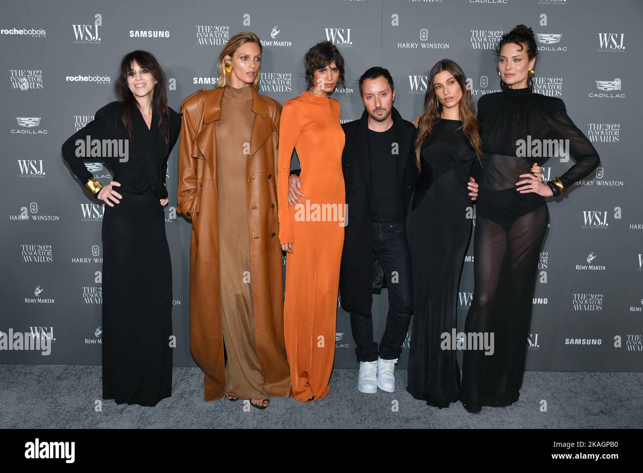 Charlotte Gainsbourg, Anja Rubik, Mica Arganaraz, Anthony Vaccarello, Hailey Bieber et Shalom Harlow assistent au WJS. Prix Innovator du magazine 2022 Banque D'Images