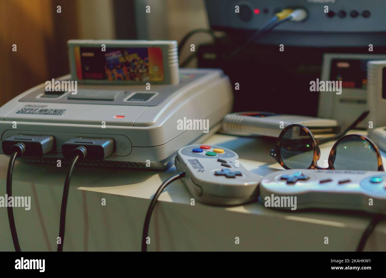 Tallinn, Estonie - 21.05.2022: LVLup! Musée du jeu vidéo - Super Nintendo Console Banque D'Images