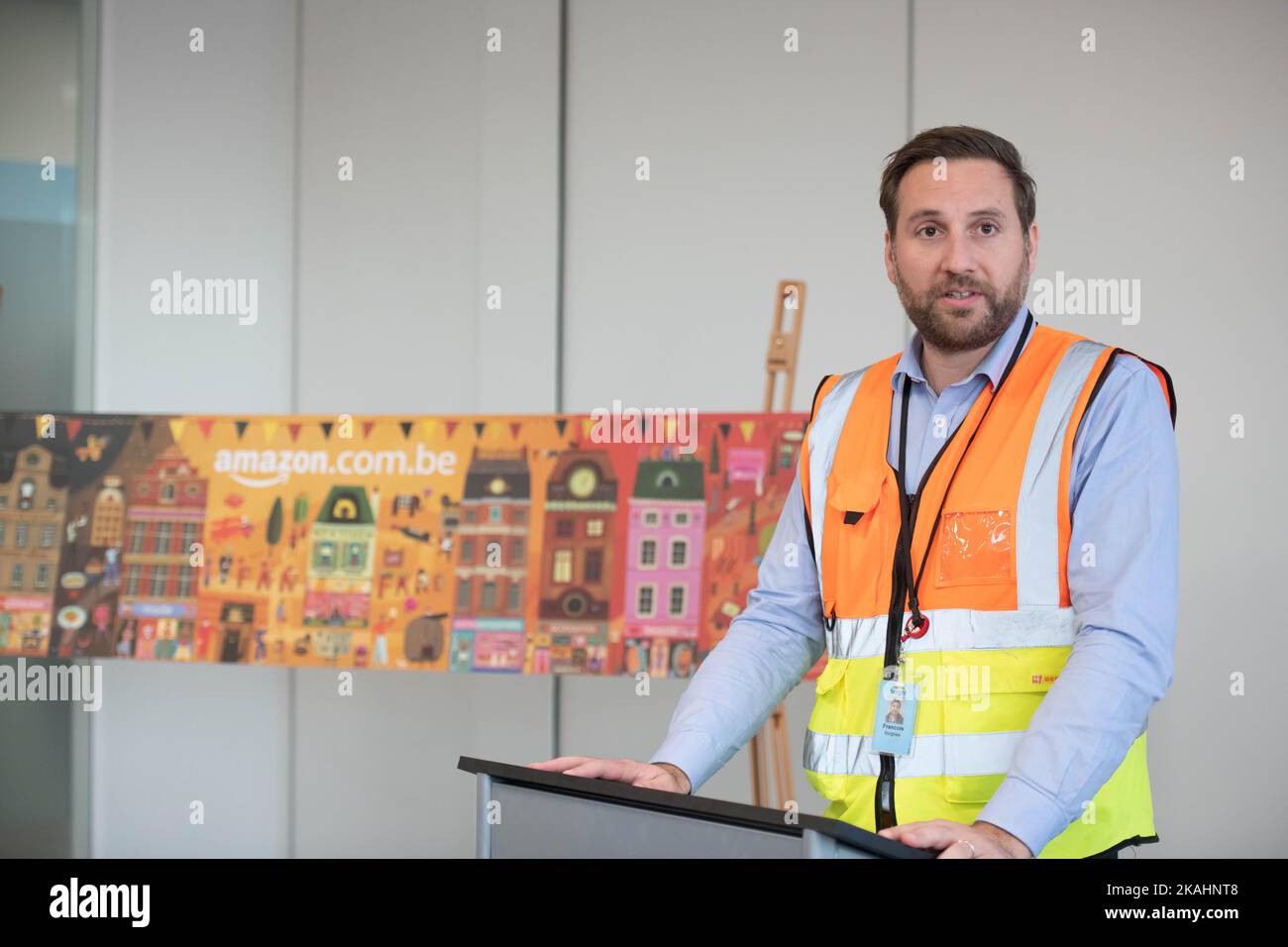 François Borghesi, directeur régional des opérations Amazon Logistics, photo prise lors de l'inauguration du premier centre belge de livraison de la société de commerce électronique Amazon, jeudi 03 novembre 2022 à Anvers. BELGA PHOTO JONAS ROOSENS Banque D'Images