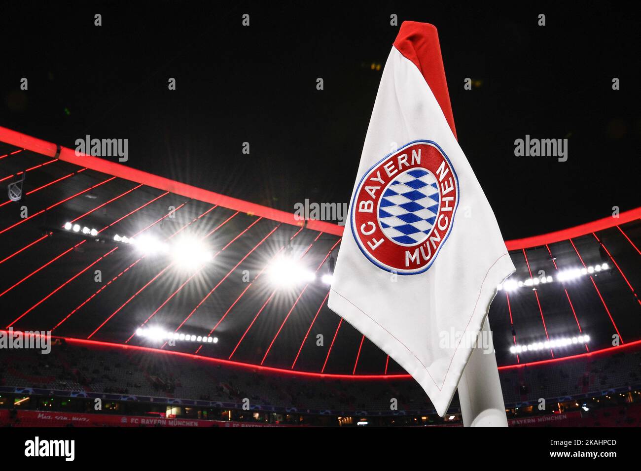 Drapeau FC Bayern Munich 5 étoiles - 120 X 180 Cm, Polyester, Lavable, 3 œillets