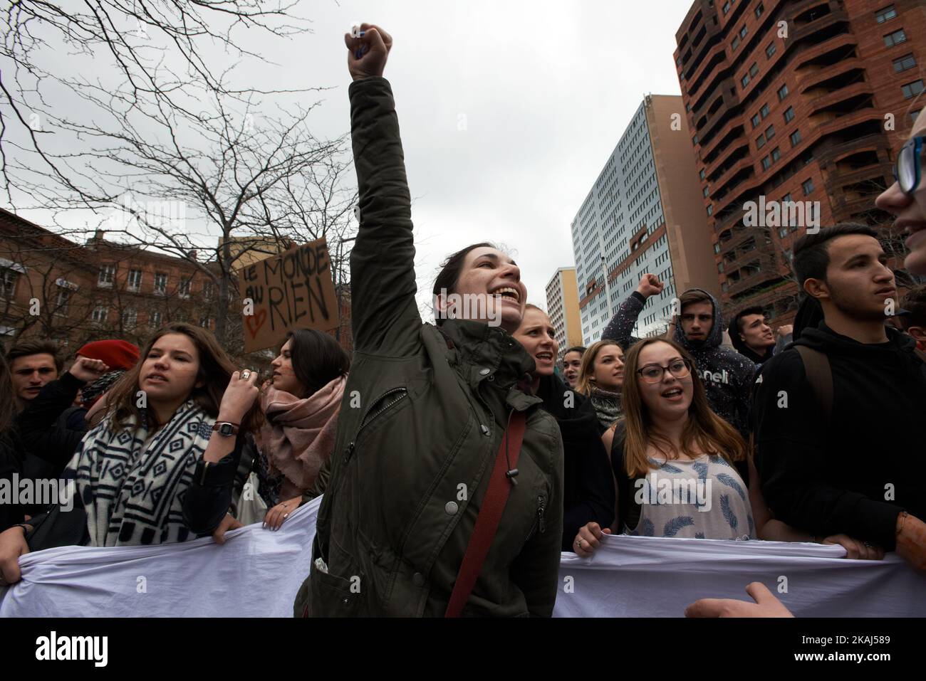 Près de 70000 syndicalistes, employés, jeunes, étudiants sont descendus dans les rues de Touluose contre la loi d'El-Khomri sur les réformes du travail. Mars 31st 2016. Toulouse. France. (Photo d'Alain Pitton/NurPhoto) *** Veuillez utiliser le crédit du champ de crédit *** Banque D'Images