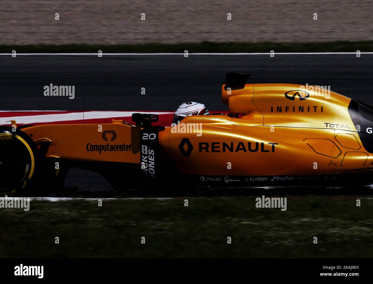 Kevin Magnussen pendant la deuxième journée du test de Formule 1, qui s'est tenu dans le circuit Barcelone-Catalunya, le 18 mai 2016.photo: Jordi Galbany/Urbanandsport/Nurphoto -- (photo par Urbanandsport/Nurphoto) *** Veuillez utiliser le crédit du champ de crédit *** Banque D'Images