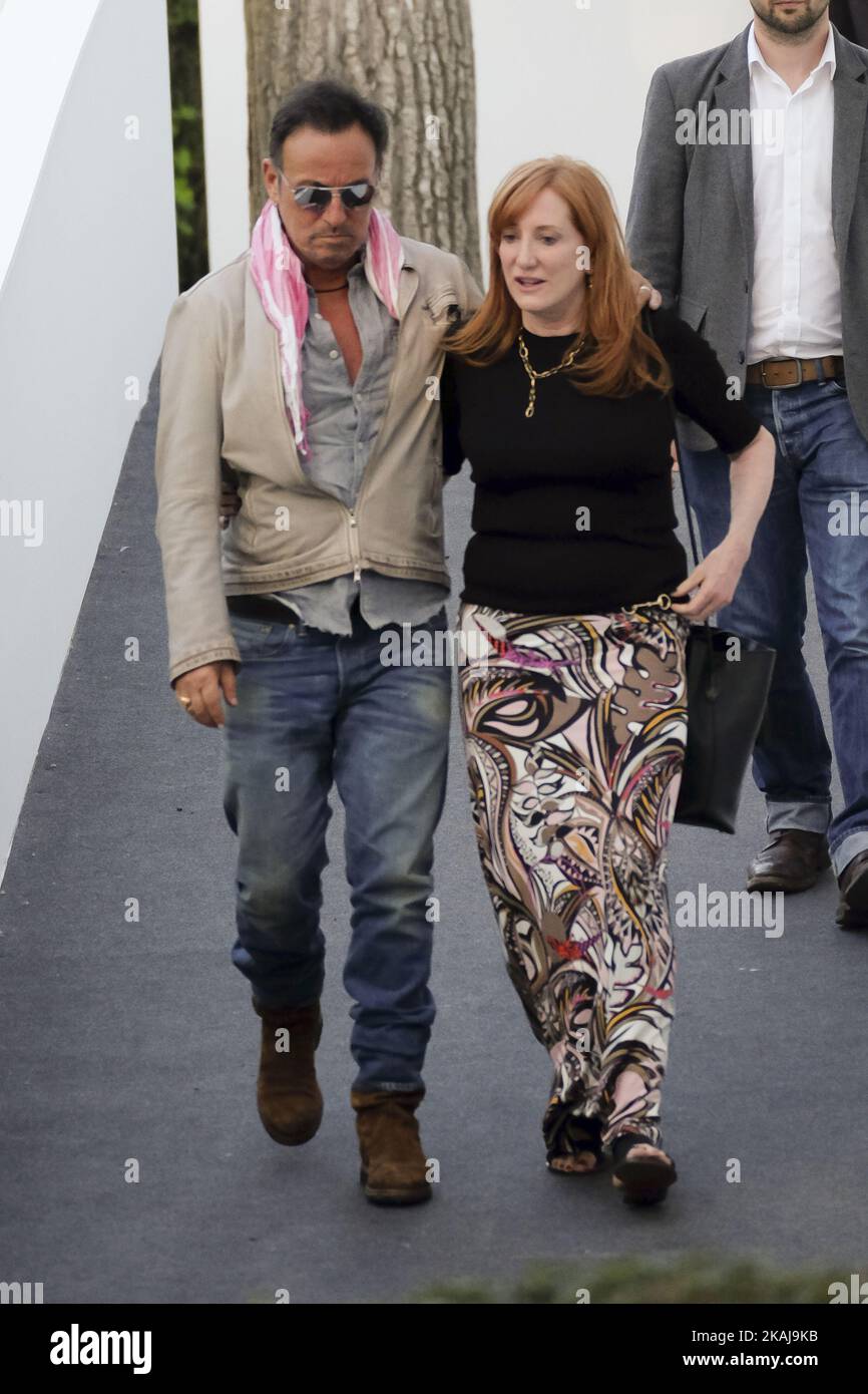 Bruce Springsteen et son épouse Patti Scialfa participent au tournoi mondial de chevaux de la tournée des champions à 20 mai 2016, à Madrid, en Espagne. (Photo par Oscar Gonzalez/NurPhoto) *** Veuillez utiliser le crédit du champ de crédit *** Banque D'Images