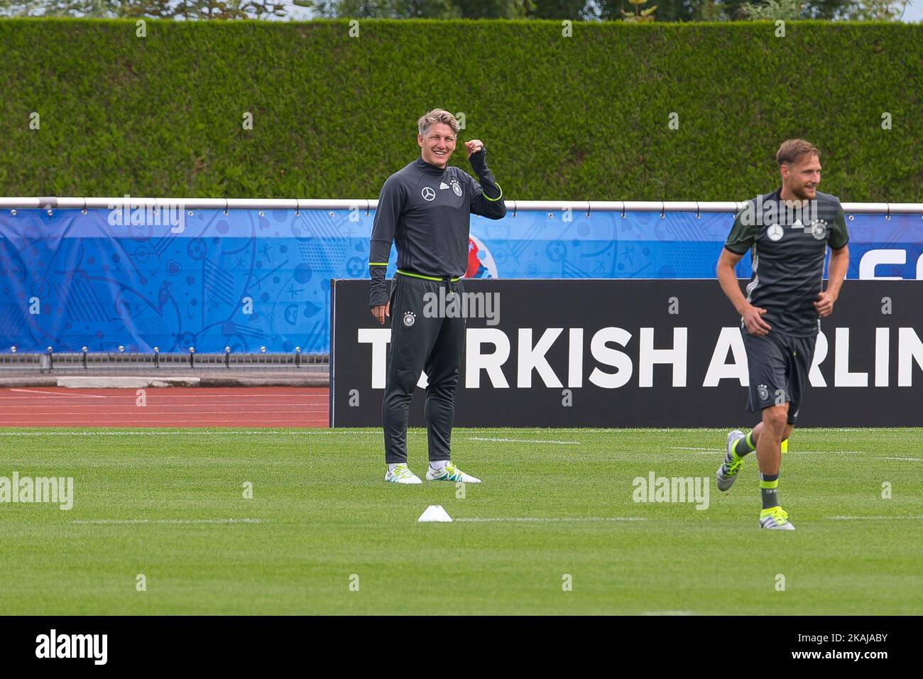 Bastian Schweinsteiger lors d'une session d'entraînement en Allemagne avant l'euro 2016 de l'UEFA à Ermitage Evian sur 9 juin 2016 à Evian-les-bains, France. Le match d'ouverture de l'Allemagne au championnat d'Europe est contre l'Ukraine sur 12 juin. (Photo par Foto Olimpik/NurPhoto) *** Veuillez utiliser le crédit du champ de crédit *** Banque D'Images