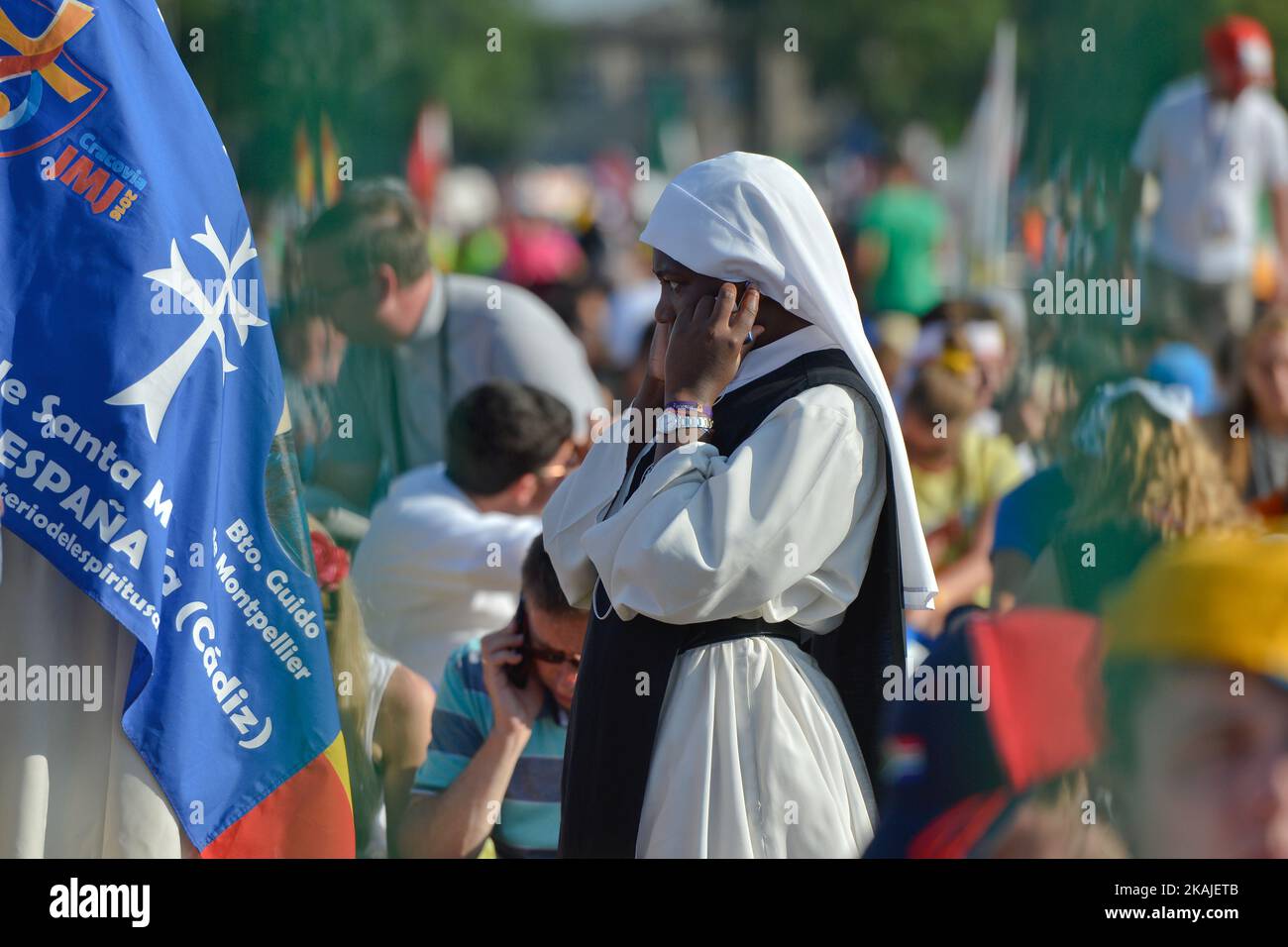 Le pape François rencontre des milliers de jeunes pèlerins du monde entier pendant le chemin de la Croix dans le parc Blonia de Cracovie, le vendredi 29 juillet 2016, à Cracovie, en Pologne. Banque D'Images