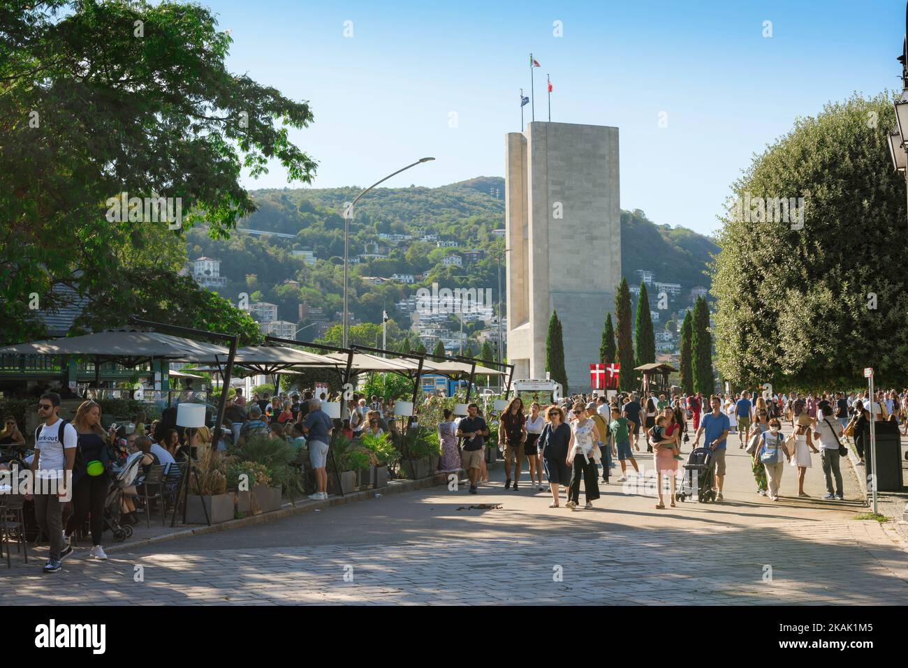 Monumento ai Caduti Como, vue sur le Mémorial de guerre de Caduti situé dans les jardins de la ville de Côme - la Giardini del Temiano Voltiano, Lombardie Italie Banque D'Images