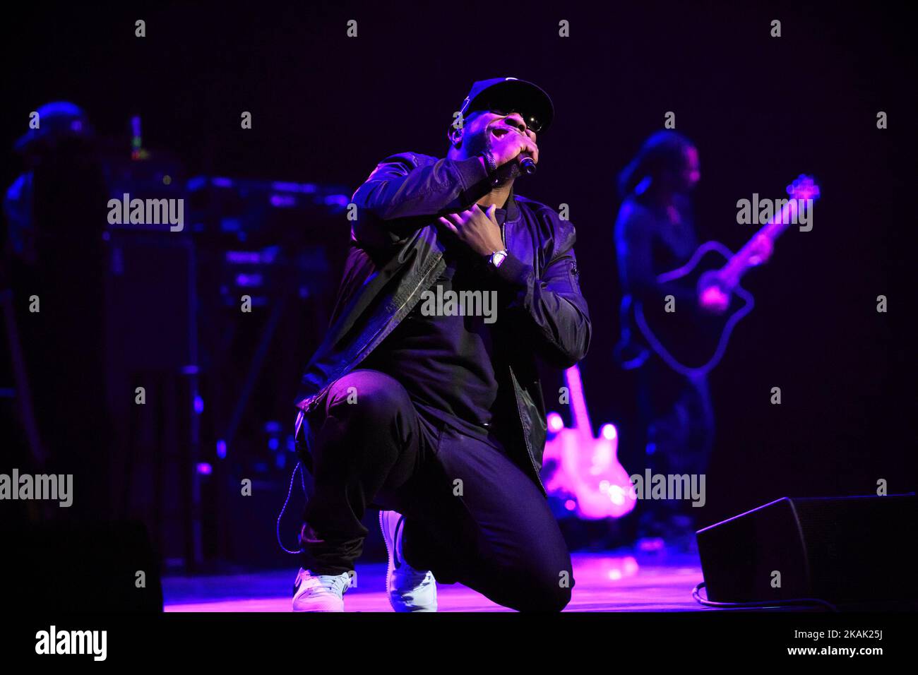Wanya Morris se produit avec Boyz II Men, dans le tout premier concert tenu au MGM National Harbour's Theatre à Oxon Hill, MD, on 15 décembre 2016. (Photo de Cheriss May/NurPhoto) *** Veuillez utiliser le crédit du champ de crédit *** Banque D'Images