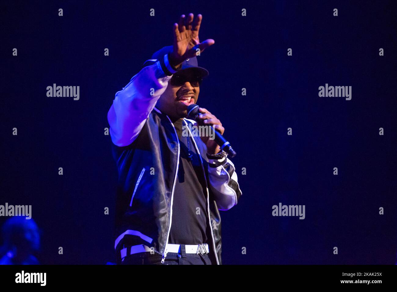 Membre fondateur, Nathan Morris se produit avec Boyz II Men, dans le tout premier concert tenu au MGM National Harbour's Theatre à Oxon Hill, MD, on 15 décembre 2016. (Photo de Cheriss May/NurPhoto) *** Veuillez utiliser le crédit du champ de crédit *** Banque D'Images