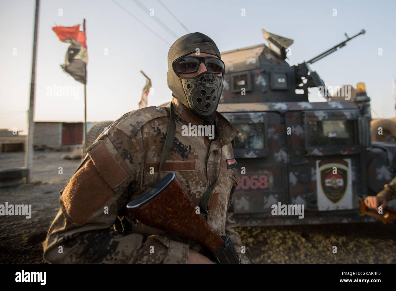 (10/20/2016) Soldat de l'armée iraquienne sur la ligne de front au sud de Mossoul (Iraq) (photo de Sebastian Backhaus/NurPhoto) *** Veuillez utiliser le crédit du champ de crédit *** Banque D'Images