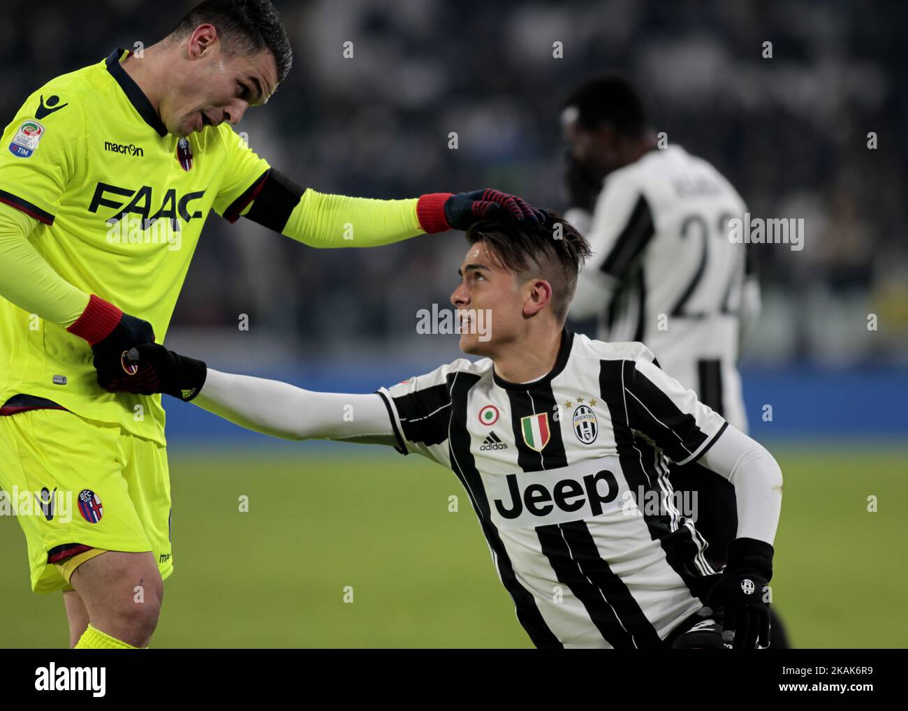 Paulo Dybala pendant la série Un match entre Juventus et Bologne, à Turin, sur 08 janvier 2017 (photo de Loris Roselli/NurPhoto). *** Veuillez utiliser le crédit du champ de crédit *** Banque D'Images