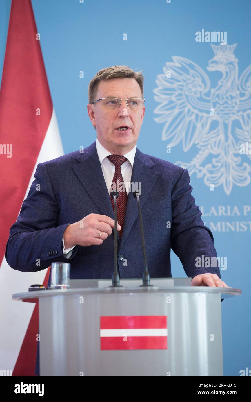 Premier ministre de Lettonie Maris Kucinskis lors de la conférence de presse à la Chancellerie du Premier ministre à Varsovie, Pologne, le 26 janvier 2017 (photo de Mateusz Wlodarczyk/NurPhoto) *** Veuillez utiliser le crédit du champ de crédit *** Banque D'Images