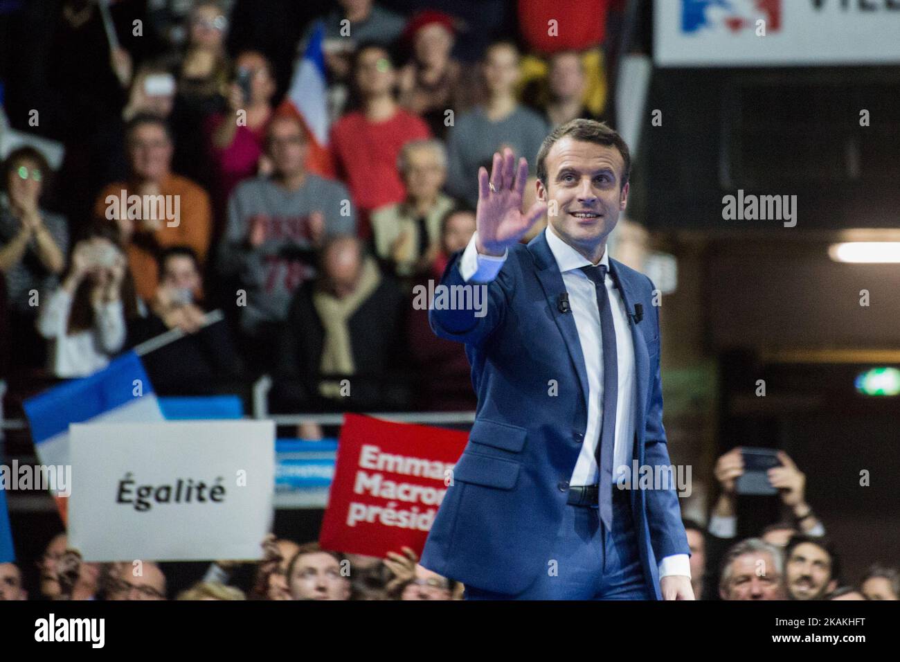 Emmanuel Macron, ancien ministre des Finances, prononce un discours à Lyon devant 16 000 personnes pour les élections présidentielles françaises, le samedi 4th février 2017. Emmanuel Macron est le leader de la bouche politique 'en Marche'. (Photo de Michaud Gael/NurPhoto) *** Veuillez utiliser le crédit du champ de crédit *** Banque D'Images