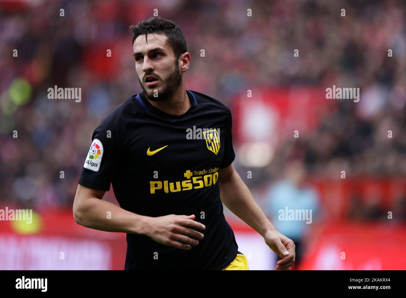 Koke ResurreciÃ³n milieu de terrain de l'Atlético de Madrid (6) pendant le match de la Liga Santander entre le Sporting de Gijon et l'Atlético de Madrid au stade El Molinon sur 18 février 2017 à GijÃ³n, Espagne. (Photo de Jose Manuel Alvarez Rey/NurPhoto) *** Veuillez utiliser le crédit du champ de crédit *** Banque D'Images