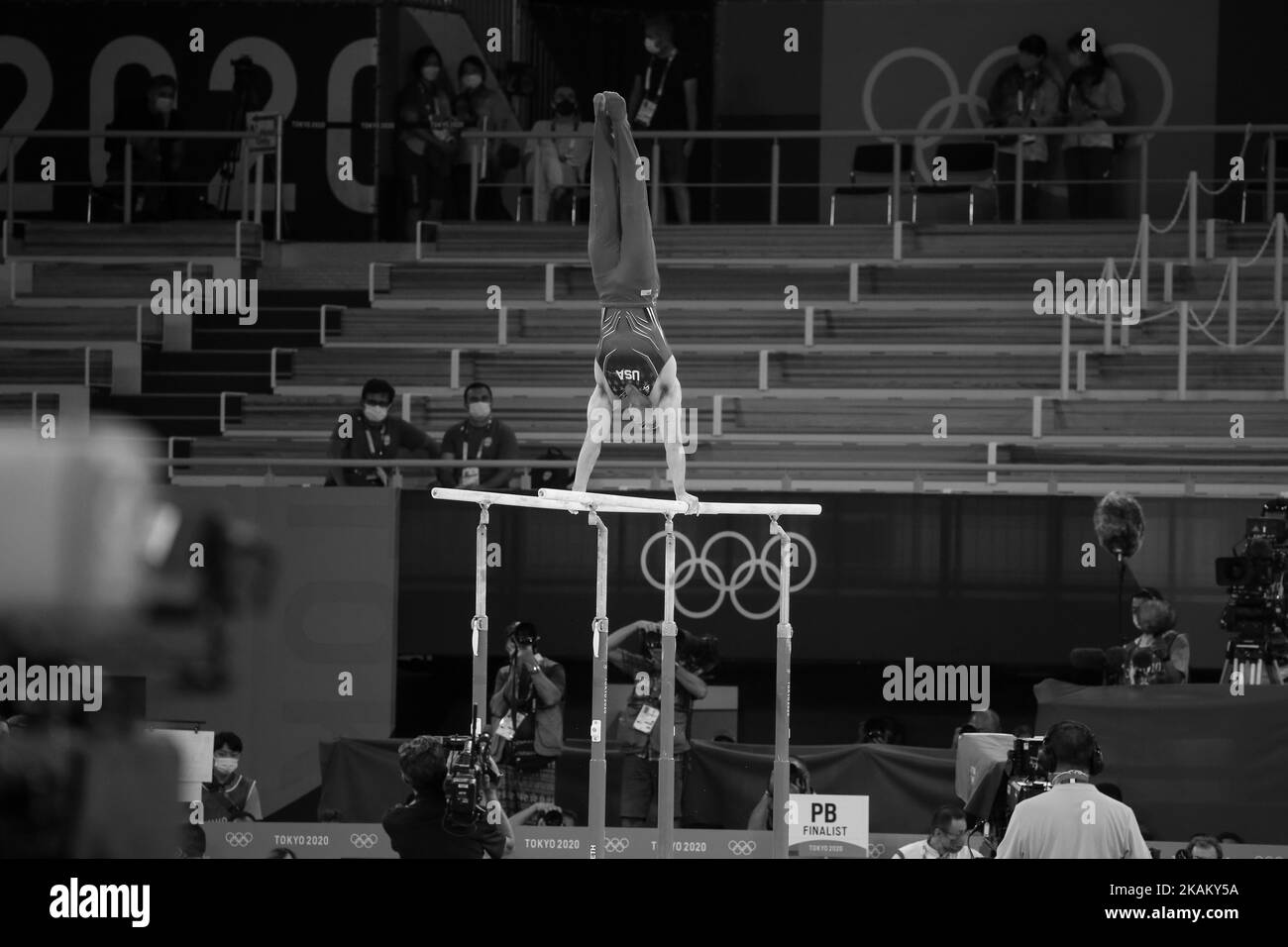 03rd AOÛT 2021 - TOKYO, JAPON : Sam MIKULAK des États-Unis se produit aux barres parallèles des hommes lors des finales des appareils de gymnastique artistique aux Jeux Olympiques de Tokyo 2020 (photo de Mickael Chavet/RX) Banque D'Images
