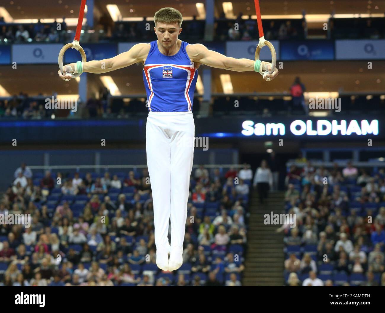 Sam Oldham (GBR) sur les anneaux lors de la coupe du monde de gymnastique sportive de l'IPSR à l'Arena O2, Londres, Angleterre, le 08 avril 2017. (Photo de Kieran Galvin/NurPhoto) *** Veuillez utiliser le crédit du champ de crédit *** Banque D'Images