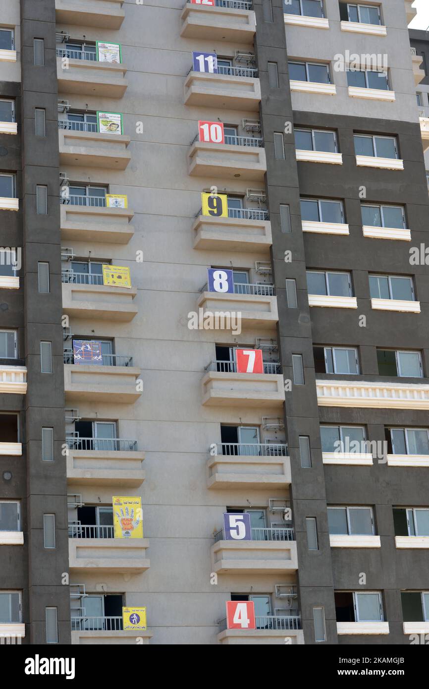 Le Caire, Egypte, 26 juin 2022: Nouveaux appartements résidentiels de développement dans le centre du Caire à la rive du Nil, l'infrastructure immobilière deve Banque D'Images