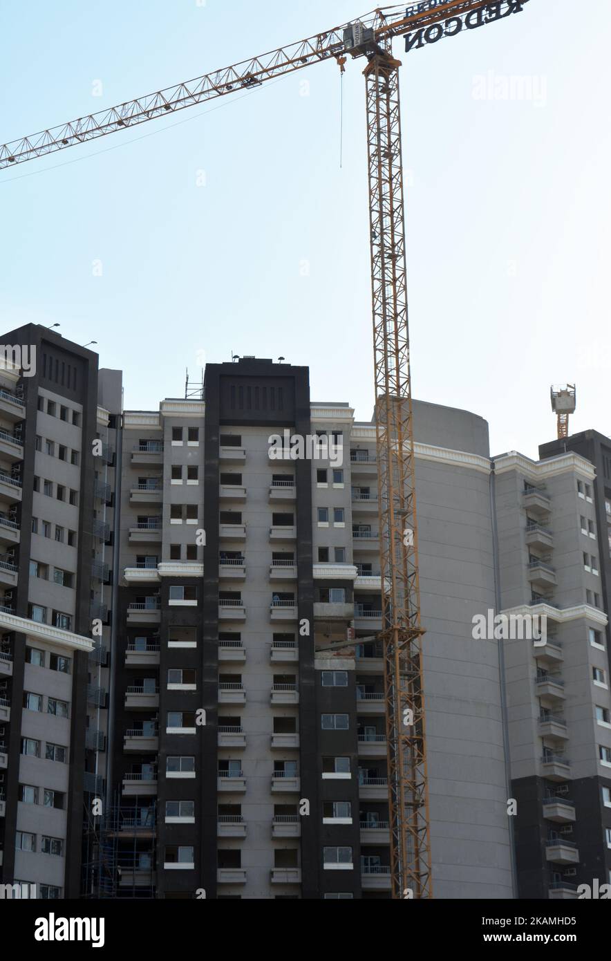Le Caire, Egypte, 26 juin 2022: Nouveaux appartements résidentiels de développement dans le centre du Caire à la rive du Nil, l'infrastructure immobilière deve Banque D'Images