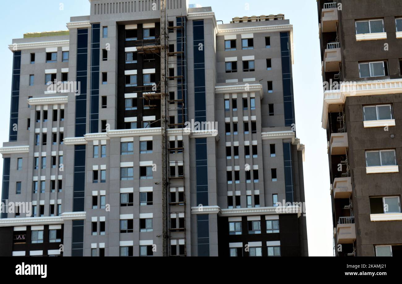 Le Caire, Egypte, 26 juin 2022: Nouveaux appartements résidentiels de développement dans le centre du Caire à la rive du Nil, l'infrastructure immobilière deve Banque D'Images