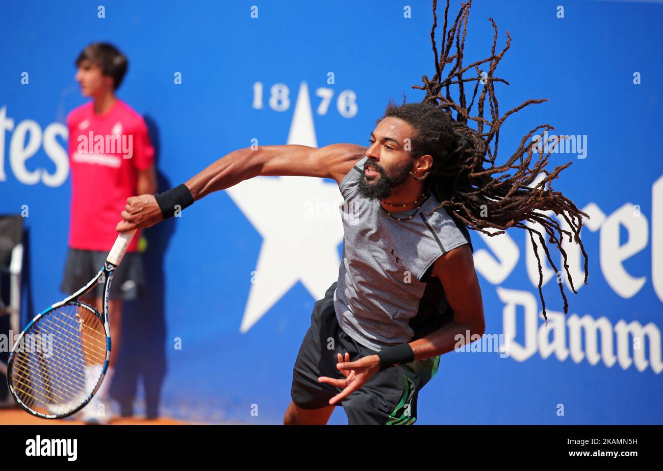 Dustin Brown pendant le match contre Bernard Tomic correspondant à l'Open de Barcelone Banc Sabadell, sur 25 avril 2017. (Photo par Urbanandsport/NurPhoto) *** Veuillez utiliser le crédit du champ de crédit *** Banque D'Images