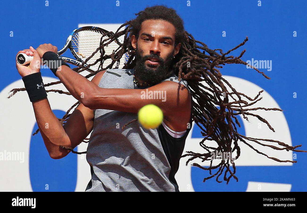 Dustin Brown pendant le match contre Bernard Tomic correspondant à l'Open de Barcelone Banc Sabadell, sur 25 avril 2017. (Photo par Urbanandsport/NurPhoto) *** Veuillez utiliser le crédit du champ de crédit *** Banque D'Images