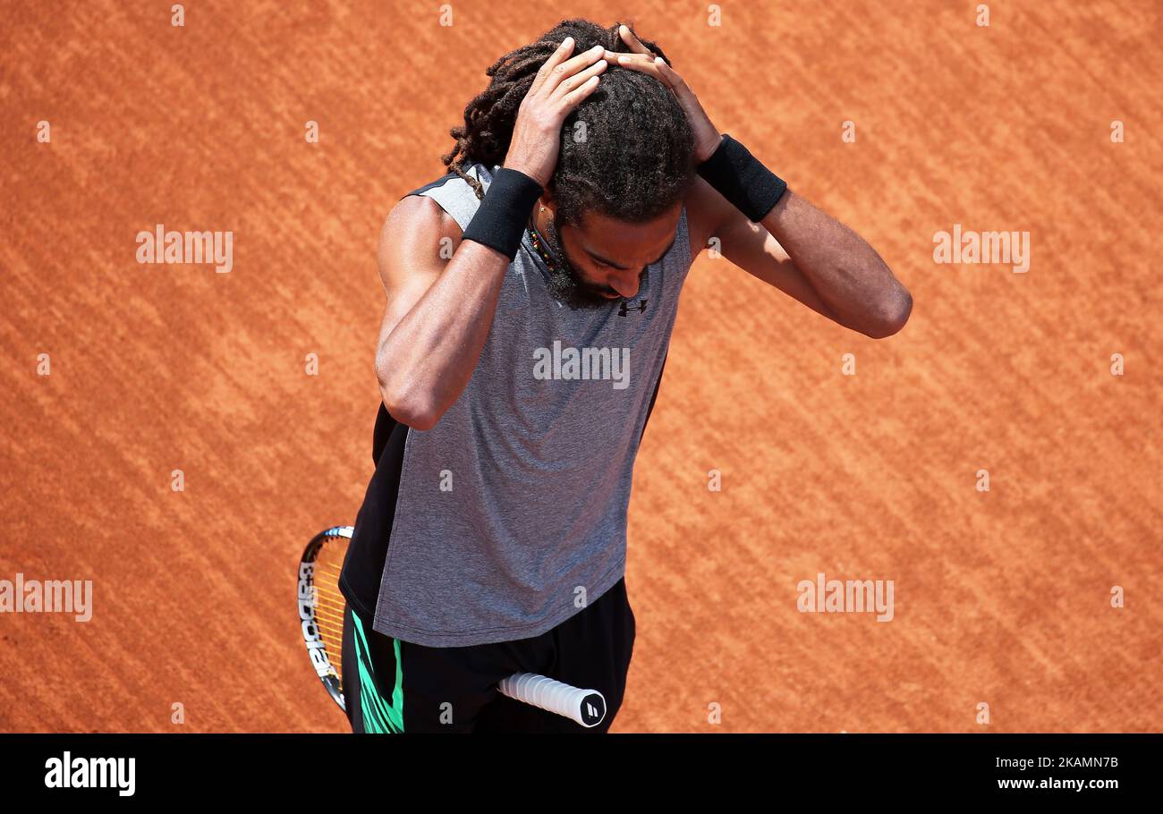 Dustin Brown pendant le match contre Bernard Tomic correspondant à l'Open de Barcelone Banc Sabadell, sur 25 avril 2017. (Photo par Urbanandsport/NurPhoto) *** Veuillez utiliser le crédit du champ de crédit *** Banque D'Images