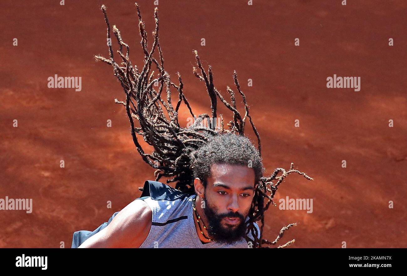 Dustin Brown pendant le match contre Bernard Tomic correspondant à l'Open de Barcelone Banc Sabadell, sur 25 avril 2017. (Photo par Urbanandsport/NurPhoto) *** Veuillez utiliser le crédit du champ de crédit *** Banque D'Images