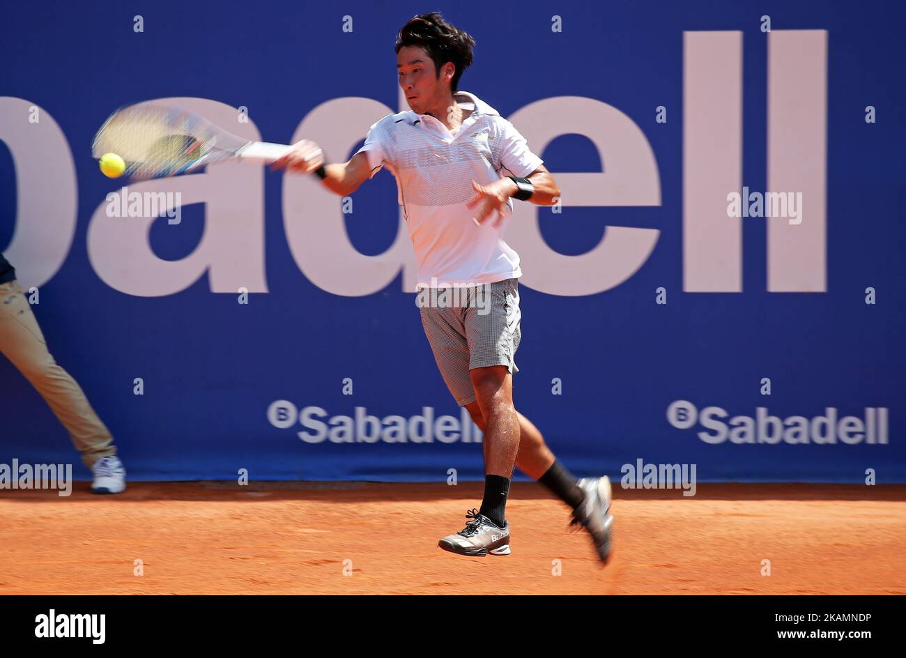 Yuichi Sugita pendant le match contre Richard Gasquet correspondant à l'Open de Barcelone Banc Sabadell, sur 25 avril 2017. (Photo par Urbanandsport/NurPhoto) *** Veuillez utiliser le crédit du champ de crédit *** Banque D'Images