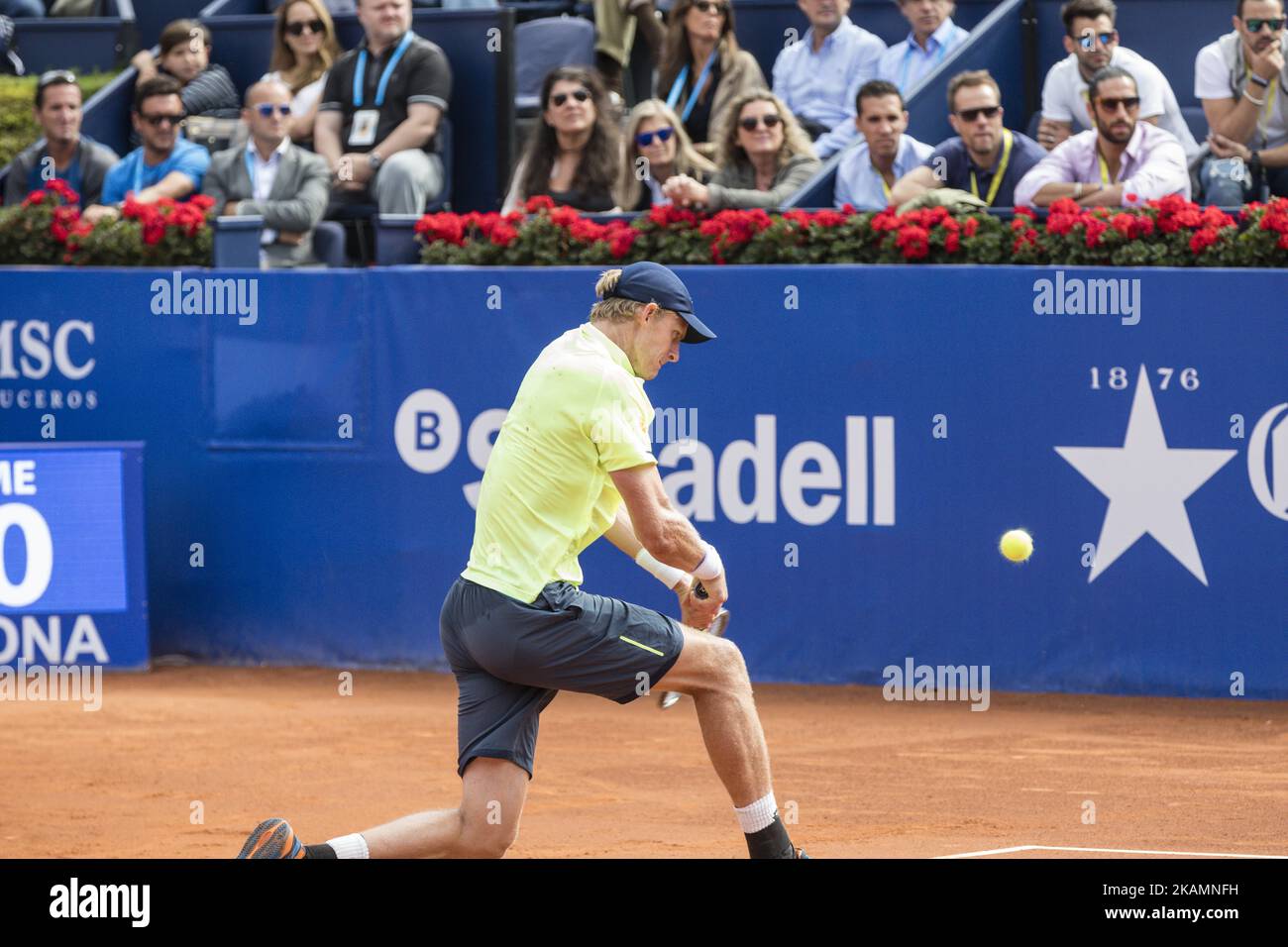 Kevin Anderson d'Afrique du Sud contre David Ferrer d'Espagne dans son  match pendant les Day2 de l'Open de Barcelone Banc Sabadell au Real Club de  Tenis Barcelone sur 25 avril 2017 à