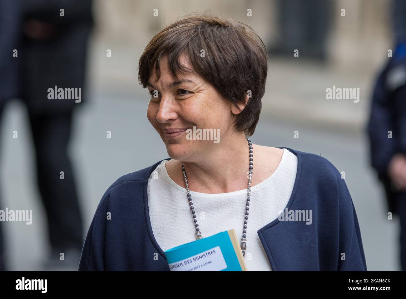 Annick Girardin, ministre français de l'outre-mer, part à la suite d'une réunion du cabinet au Palais de l'Elysée à Paris, en France, jeudi, 18 mai 2017. (Photo de Julien Mattia/NurPhoto) *** Veuillez utiliser le crédit du champ de crédit *** Banque D'Images