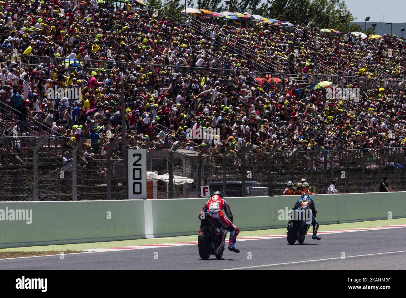 Grands-stans pleins de fans pendant le Grand Prix Monter énergie Catalogne, au circuit de Barcelone-Catalunya sur 11 juin de 2017. (Photo de Xavier Bonilla/NurPhoto) *** Veuillez utiliser le crédit du champ de crédit *** Banque D'Images