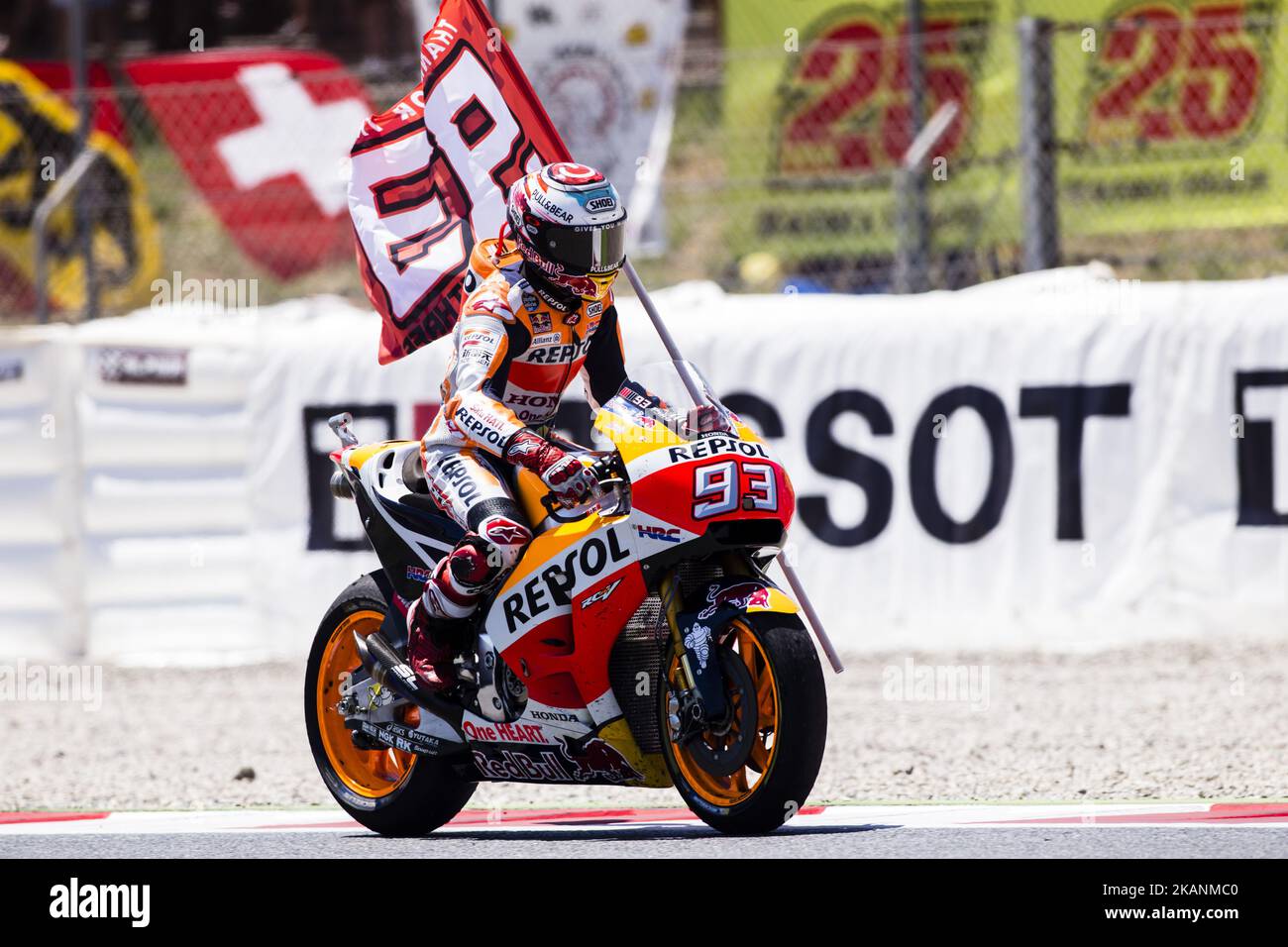 93 Marc Marquez de l'Espagne de Repsol Honda Team (Honda) célèbre sa deuxième place lors du Grand Prix Monter Energy Catalonia, au circuit de Barcelone-Catalunya sur 11 juin de 2017. (Photo de Xavier Bonilla/NurPhoto) *** Veuillez utiliser le crédit du champ de crédit *** Banque D'Images