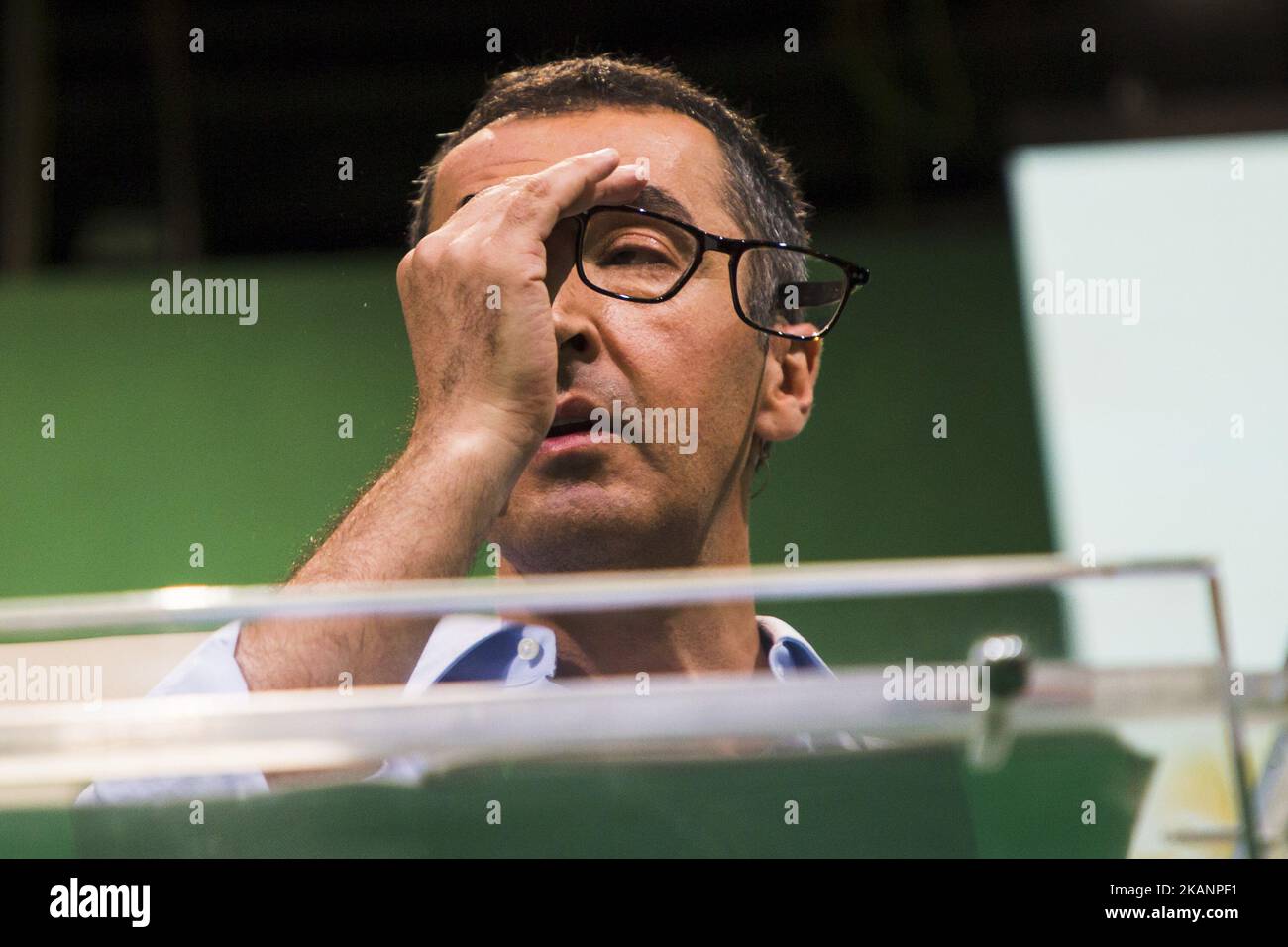 Co-chef et principal candidat du Parti Vert allemand (Buendnis 90/Die Gruenen) pour les élections fédérales CEM Oezdemir parle pendant le congrès fédéral au Velodrom à Berlin, Allemagne sur 16 juin 2017. (Photo par Emmanuele Contini/NurPhoto) *** Veuillez utiliser le crédit du champ de crédit *** Banque D'Images