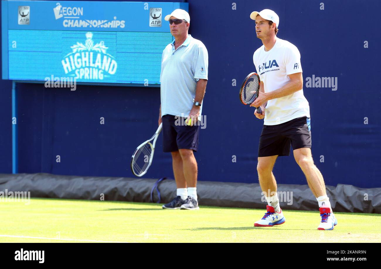 Andy Murray de Grande-Bretagne lors d'un match d'entraînement le premier jour des Championnats ATP Aegon au Queen's Club à l'ouest de Londres sur 19 juin 2017 (photo de Kieran Galvin/NurPhoto) *** Veuillez utiliser le crédit du champ de crédit *** Banque D'Images