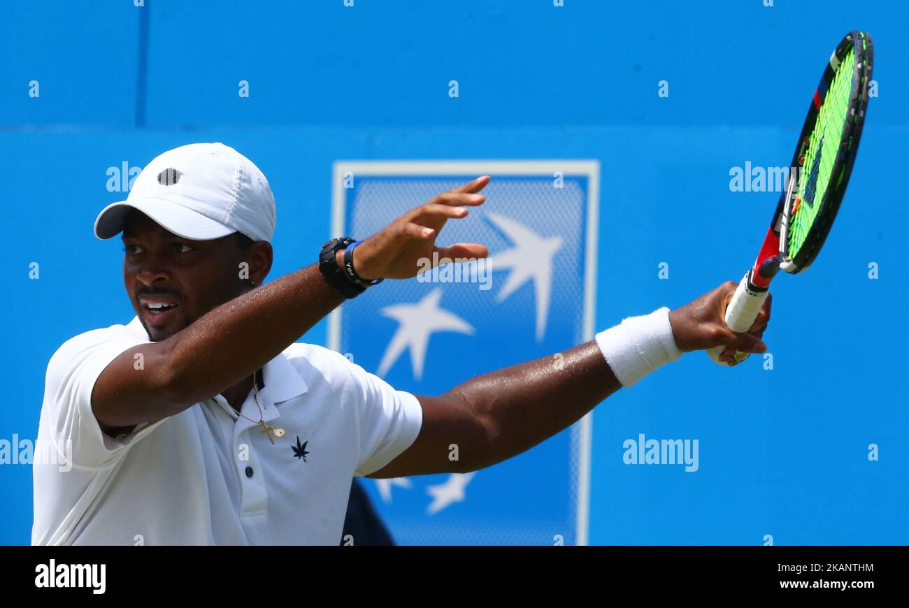 Donald Young (USA) contre Viktor Toicki SRB lors de la deuxième partie du troisième jour des Championnats ATP Aegon au Queen's Club à l'ouest de Londres sur 21 juin 2017 (photo de Kieran Galvin/NurPhoto) *** Veuillez utiliser le crédit du champ de crédit *** Banque D'Images